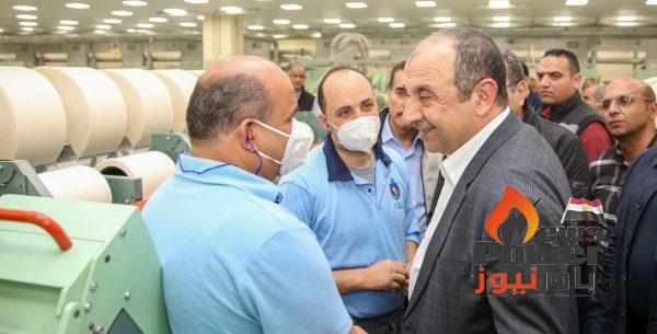 الشيمي يتفقد مصانع شركة مصر للغزل والنسيج ويشارك العاملين الإفطار الرمضاني بحضور محافظ الغربية ونواب البرلمان ورئيس النقابة العامة للعاملين بالغزل والنسيج