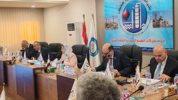 بحضور رؤساء أموك وانربك وايلاب وpls والبتروكيماويات المصرية.. المنطقة الجغرافية بالإسكندرية تنظم جلستها الأولي برئاسة ريهام علفة رئيس الاسكندرية للبترول