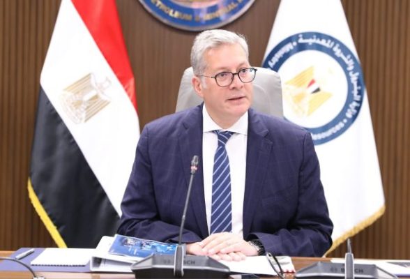 بدوي وعبد الكريم وعدد من القيادات يطير الي العراق