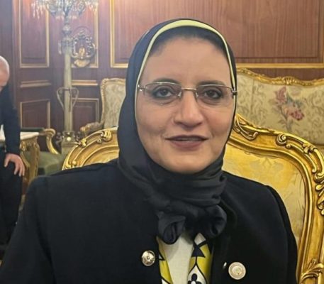 منى رزق توقع غدا عقدين مع الماكو و MAN الدولية للمقاولات .. اعرف التفاصيل