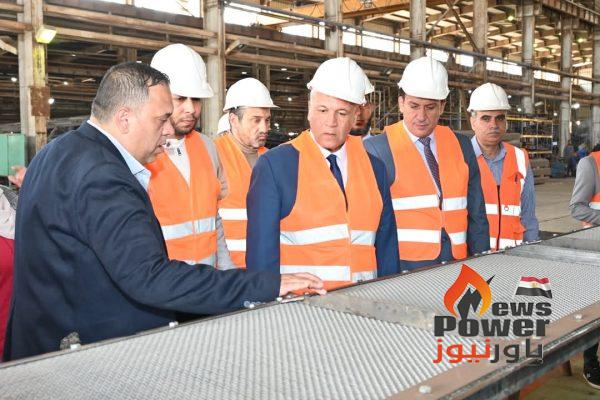 نائب رئيس هيئة المجتمعات العمرانية في زيارة تفقدية للورش المركزية التابعة لوزارة الكهرباء