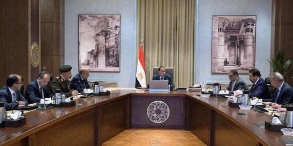 رئيس الوزراء يتابع الموقف التنفيذي لمشروعات المرافق المختلفة لـ 