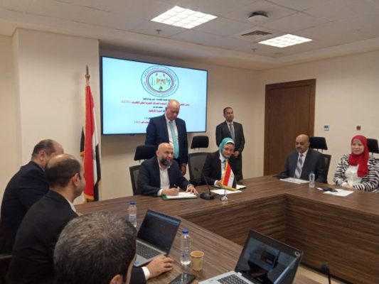 نقل الكهرباء توقع مع جيزة للأنظمة عقد توسيع محطة محولات  جنوب الكيان