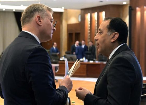 تعليقا على انخفاض سعر النفط عالميا .. مدبولي: نشتري البترول بعقود آجلة والسداد بعد 9 أشهر