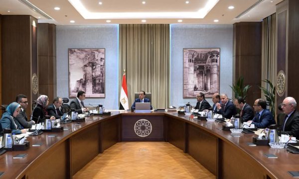 رئيس الوزراء يتابع الموقف التنفيذي لمشروع سد ومحطة كهرباء 