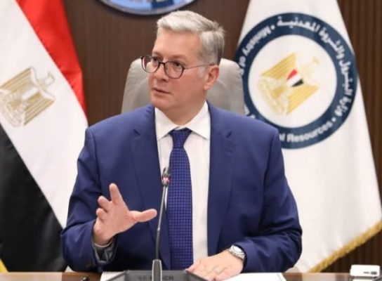 تقرير : هل يعلم وزير البترول كم الوظائف الشاغرة بالقطاع منذ فترة طويلة ؟ 