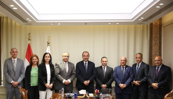 بعد توقف أكثر من عامين .. الشيمي يعيد تشغيل مصنع الأنود بالعين السخنة