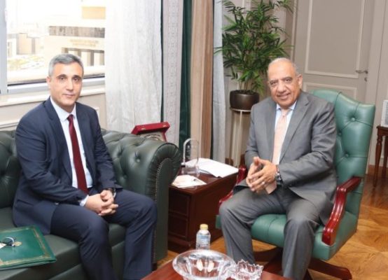 وزير الكهرباء يستقبل سفير الجزائر بالقاهرة لبحث سبل دعم وتعزيز فرص التعاون والشراكة والاستثمار