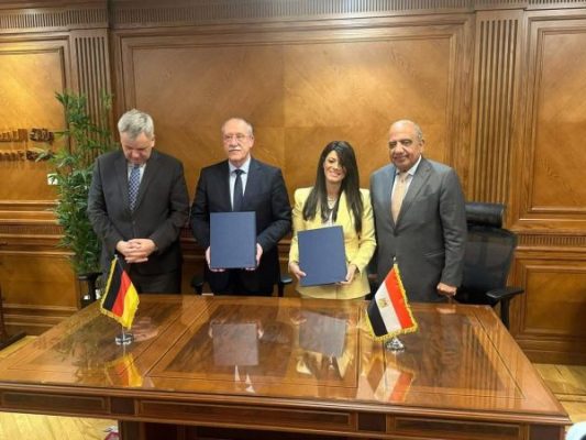 مصر وألمانيا تُعززان شراكتهما الاقتصادية بتوقيع اتفاق التعاون المالي بقيمة 118 مليون يورو لقطاعي التعليم ودعم محور الطاقة ببرنامج «نُوفّي»   