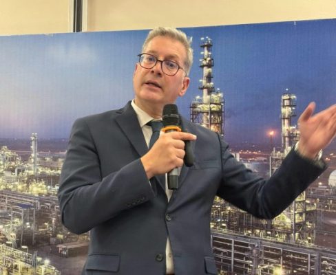 عاجل .. حركة تغييرات في قطاع البترول .. التوني لميداليك وبسيوني لمشتقات الغاز وموافي للنقل وسليم لرشيد