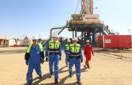 وزير البترول وقيادات الهيئة يتفقدون حقول بتروشهد بالصحراء الغربية