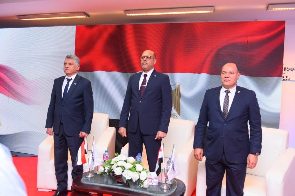 في احتفالية نظمتها مديرية عمل القاهرة بشركة 