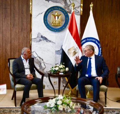وزير البترول يبحث مع مجموعة السويدي إليكتريك تعزيز التعاون المشترك فى قطاعى البترول والتعدين