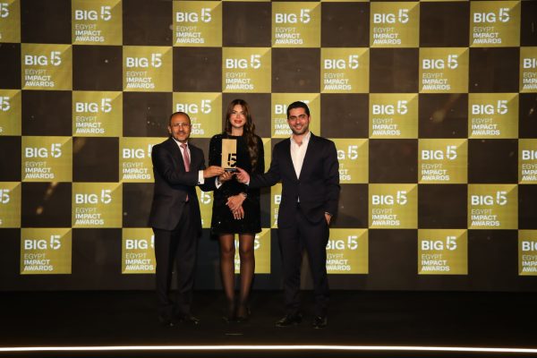 فوز مشروع طاقة عربية الرائد لأول وأكبر محطة تحلية مياه بالطاقة الشمسية في مصر بجوائز الاستدامة في معرض ومؤتمر 