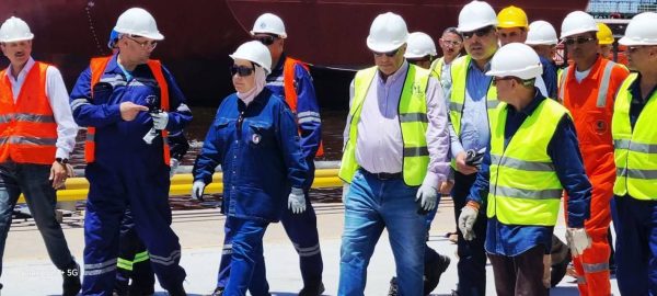 بالصور .. الرئيس التنفيذي للهيئة العامة للبترول يتفقد جونة البترول بالإسكندرية
