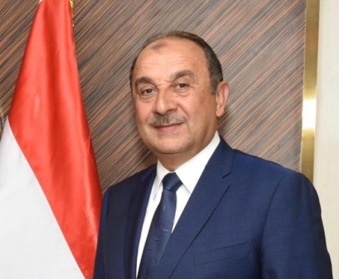 بعد قليل .. وزير قطاع الأعمال العام يتفقد شركتي النصر للكيماويات ومصر للمستحضرات الطبية 