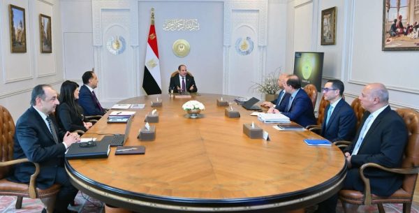 الرئيس السيسى يطلع على تقدم الأعمال باستراتيجية وزارة قطاع الأعمال العام