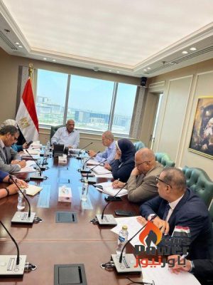 وزير الكهرباء والطاقة المتجددة يجتمع برؤساء الشركات ويوجه برفع درجة الاستعداد لتأمين الشبكة الموحدة وضمان استقرار التغذية الكهربائية