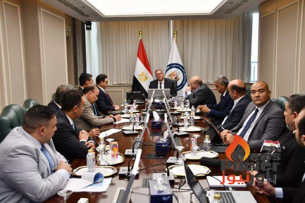 وزير البترول يجتمع بمسئولى شركة أديس للوقوف على أسباب حادث غرق البارج ادمارين 12