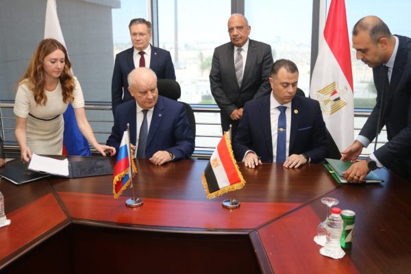 مصر وروسيا توقعان بروتوكولاً مكملًا للاتفاقية الحكومية الخاصة بالتعاون فى بناء وتشغيل محطات الطاقة النووية وعقدا مكملا لإنشاء وتشغيل محطة الضبعة للطاقة النووية