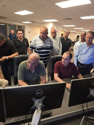 بعد إصلاح عطل سابق.. وزير الكهرباء يتفقد محطة الشباب المركبة بالإسماعيلية للاطمئنان على كفاءة التشغيل واستقرار التغذية وإجراءات خطة الطوارئ