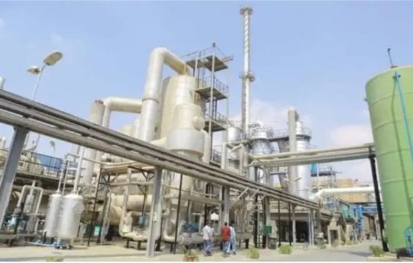 كيما : السيطرة على حريق محدود بفرن مصنع السيليكو منجنيز