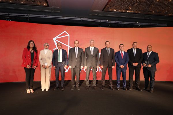 وزير البترول يكرم عدداً من الوزراء والمسؤولين خلال الجلسة الافتتاحية لمنتدى مصر للتعدين