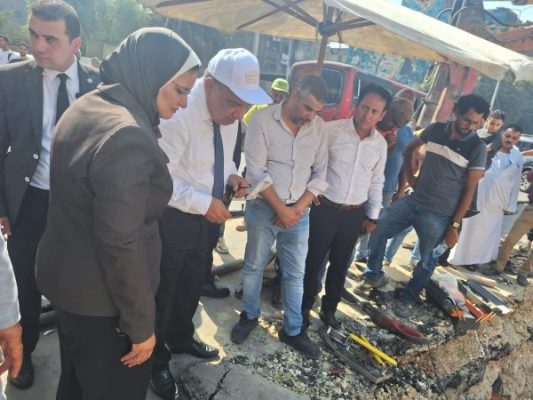 للوقوف على الواقع الفعلي ومتابعة عمليات الإصلاح .. وزير الكهرباء في موقع إصلاح عطل الكابل الأرضي أمام محطة مترو ساقية مكي بمحافظة الجيزة