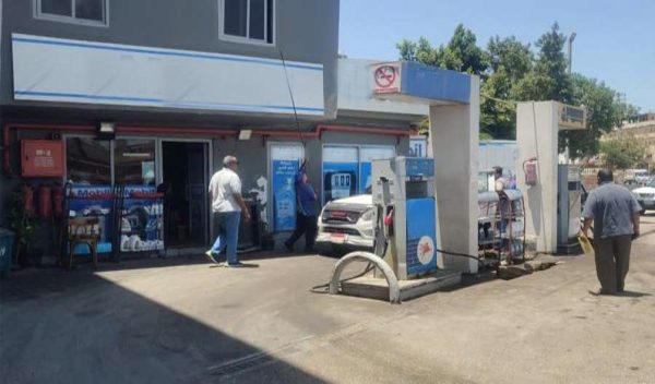 حملة مفاجئة على محطات الوقود بـ14 محافظة تكشف كوارث: تلاعب في العدادات ومياه في السولار!