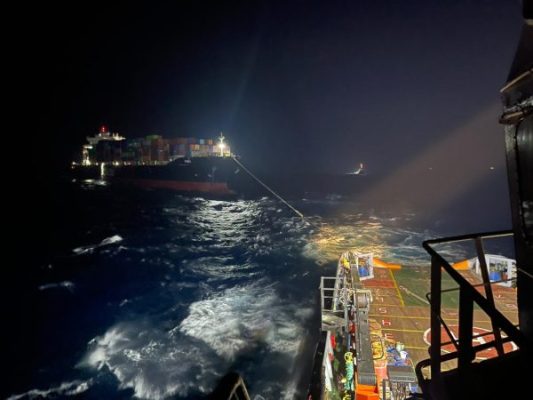 بتروبل وPMS وماراديف يشاركون في إنقاذ المركب PUMBA