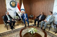 وزير البترول والثروة المعدنية يبحث مع 