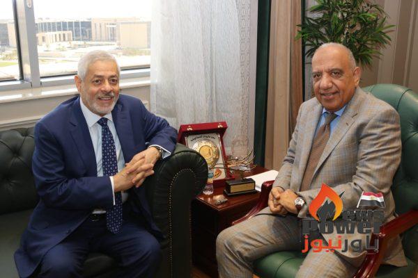 وزير الكهرباء والطاقة المتجددة يبحث مع شركة 