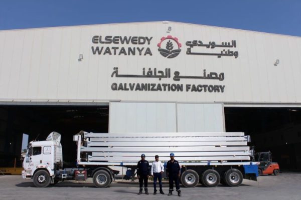 السويدي وطنية تعزز البنية التحتية للقطار الكهربائي السريع عبر جلفنة أبراج نقل الكهرباء بالتقنيات الحديثة