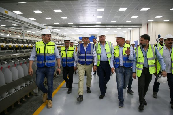 وزير قطاع الأعمال العام يختتم زيارته للغربية بجولة تفقدية في 