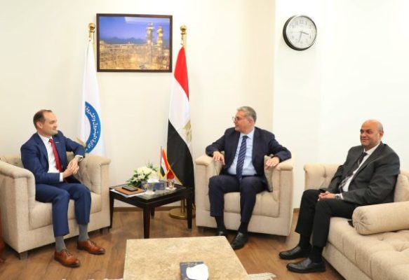 أباتشي توسع استثماراتها في مصر وخالدة ترفع الإنتاج.. ووزير البترول يؤكد دعم الشراكة الاستراتيجية