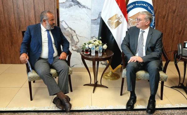 بدوى يبحث تسريع إجراءات اطلاق استثمارات مصرية جديدة لتعظيم القيمة المضافة من الفوسفات