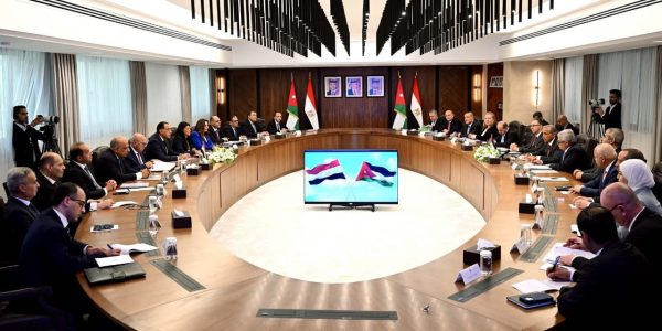 وزير الكهرباء : رفع قدرة الخط الكهربائى مع الأردن إلى 2000 ميجاوات