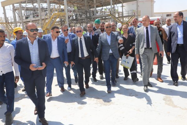 رئيس نقابة البترول يزور شركة النيل للبترول ويؤكد دعمه للعاملين