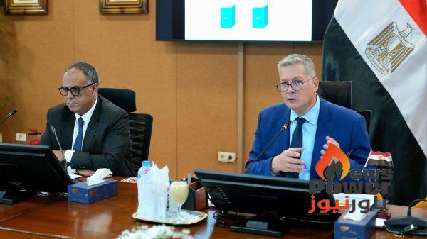 عبدالكريم :توقيع 11 اتفاقية جديدة للبحث عن البترول والغاز و12 عقدًا لمشروعات التنمية والإنتاج وتحقيق 49 كشفًا جديدًا للبترول والغاز،