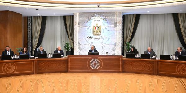 رئيس الوزراء يترأس اجتماعًا لمتابعة مشروعات الطاقة المتجددة وببحث خطط توفير الكهرباء وتنويع مصادر الطاقة