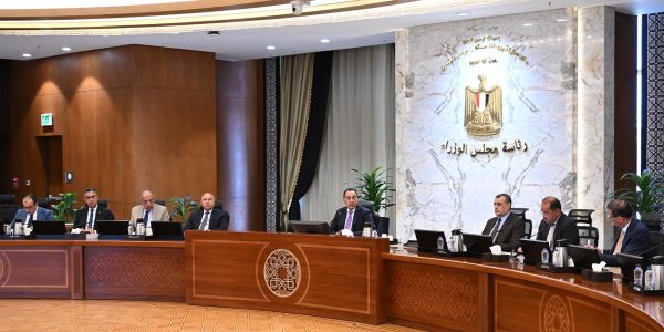 رئيس الوزراء يتابع إجراءات توفير الأسمدة في الأسواق وجهود حوكمة منظومة تداولها