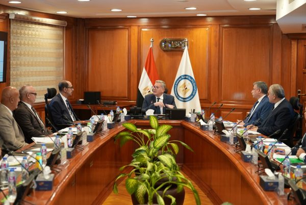 جهاز تنظيم سوق الغاز يناقش موضوعات استراتيجية لدعم التنافسية والصناعة