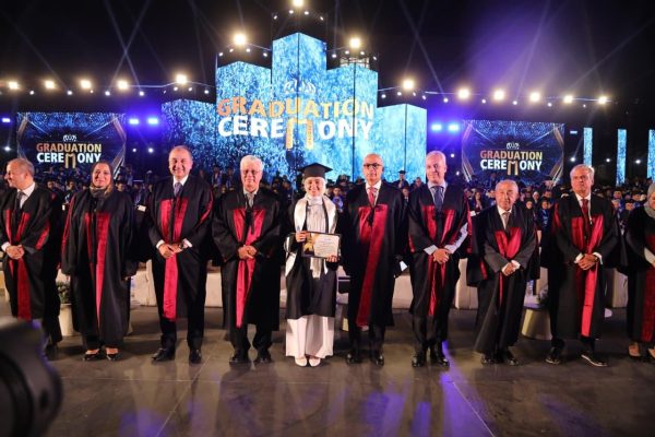 وزيرا قطاع الأعمال والتعليم العالي يشهدان حفل تخرج الدفعة (71) بكلية الهندسة جامعة عين شمس