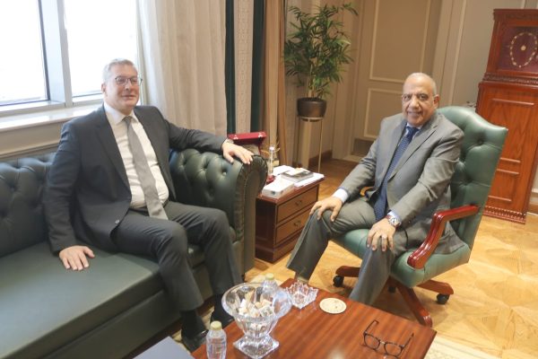 وزيرا الكهرباء والبترول يبحثان التوسع في مشروعات الطاقة المتجددة وضمان استقرار الشبكة