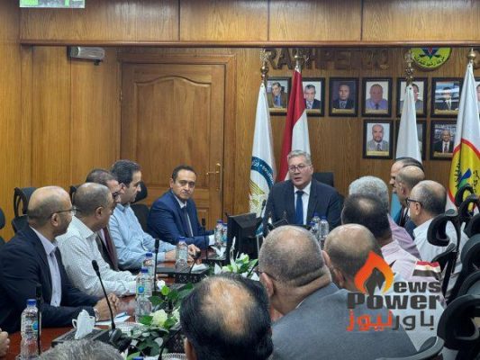 وزير البترول والثروة المعدنية في زيارة مفاجئة لشركة رشيد للبترول .. ويستمع لآراء ومقترحات القيادات التنفيذية