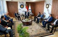وزير البترول والثروة المعدنية يبحث مع رئيس هيئة قناة السويس إقامة محطة لتسييل وتخزين الغاز الطبيعي ببورسعيد لتموين قاطرات الهيئة