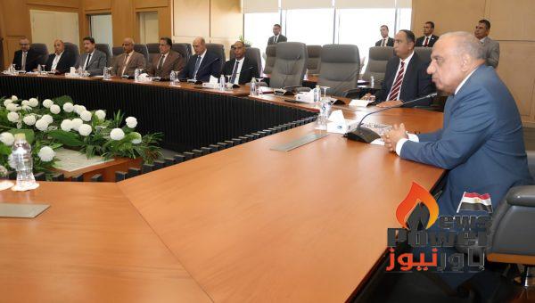 وزير الكهرباء يتابع تنفيذ الخطة الأمنية المتكاملة وتوحيد المفاهيم وبنود التنفيذ فى جميع مواقع العمل والإنتاج التابعة.