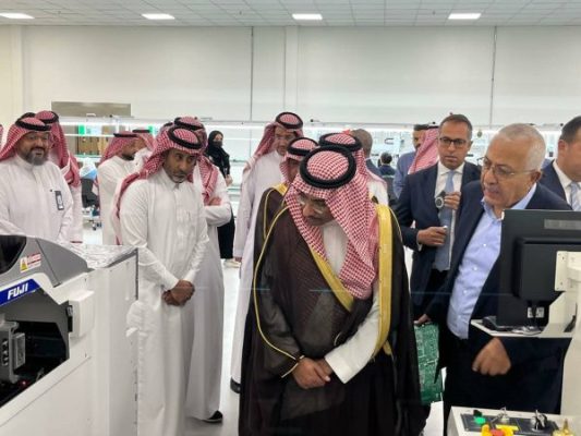 وزير الصناعة السعودي يزور مصنع «جلوبال ترونيكس» الصناعي في المدينة المنورة ويُثمن مساهمته في توطين الصناعات الذكية