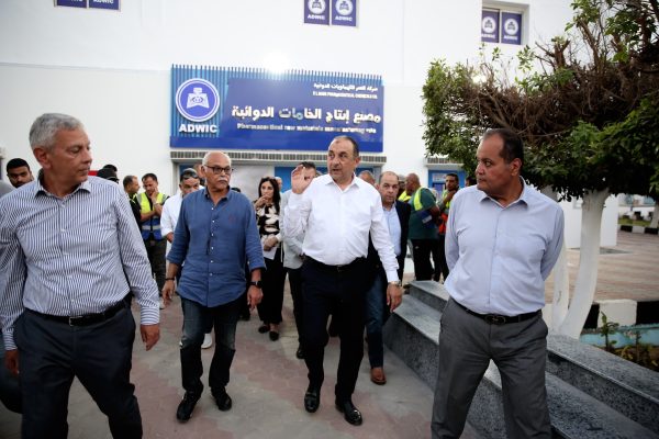 وزير قطاع الأعمال العام يتفقد تطوير مصانع 