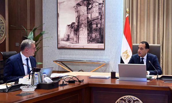 رئيس الوزراء يبحث مع وزير البترول الخطط الاستراتيجية لتحويل مصر إلى مركز إقليمي للطاقة وتعزيز إنتاج البترول والغاز